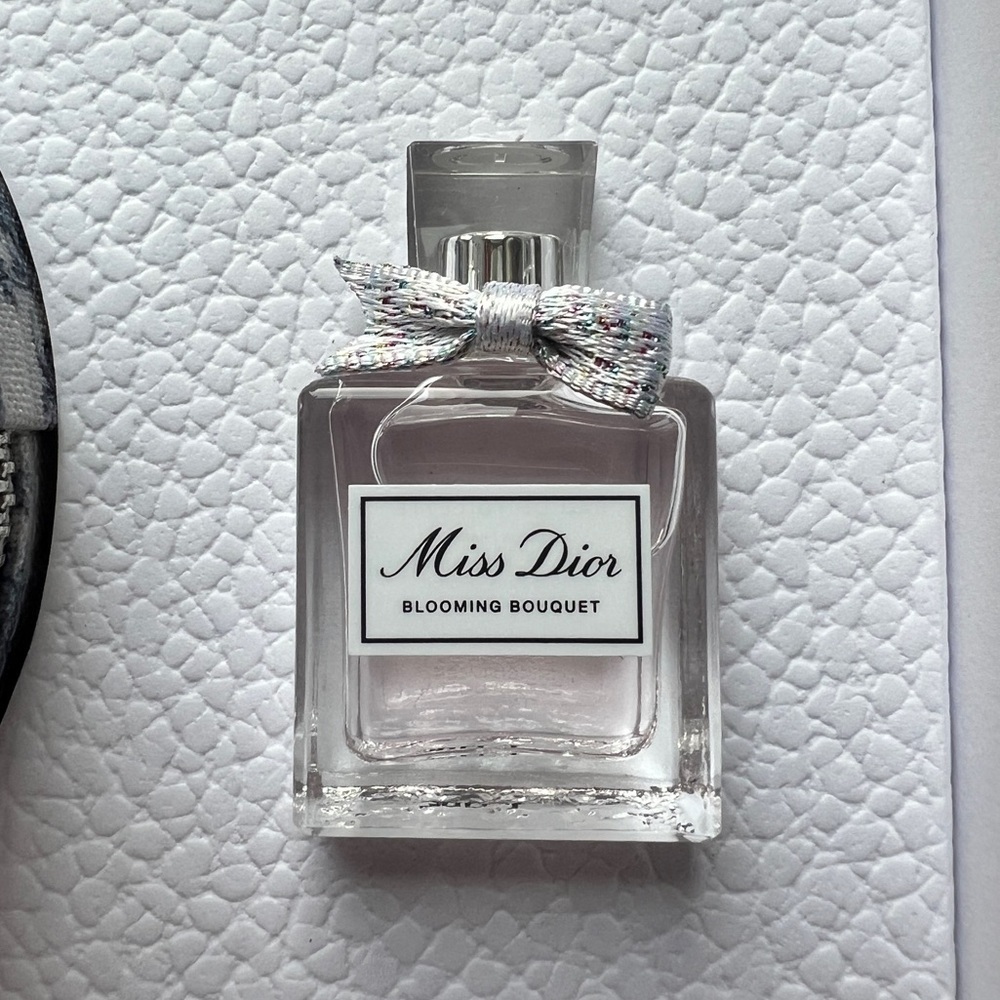 Dior Vip Gift Jewelry Holder with Perfume - Picture 4 of 6